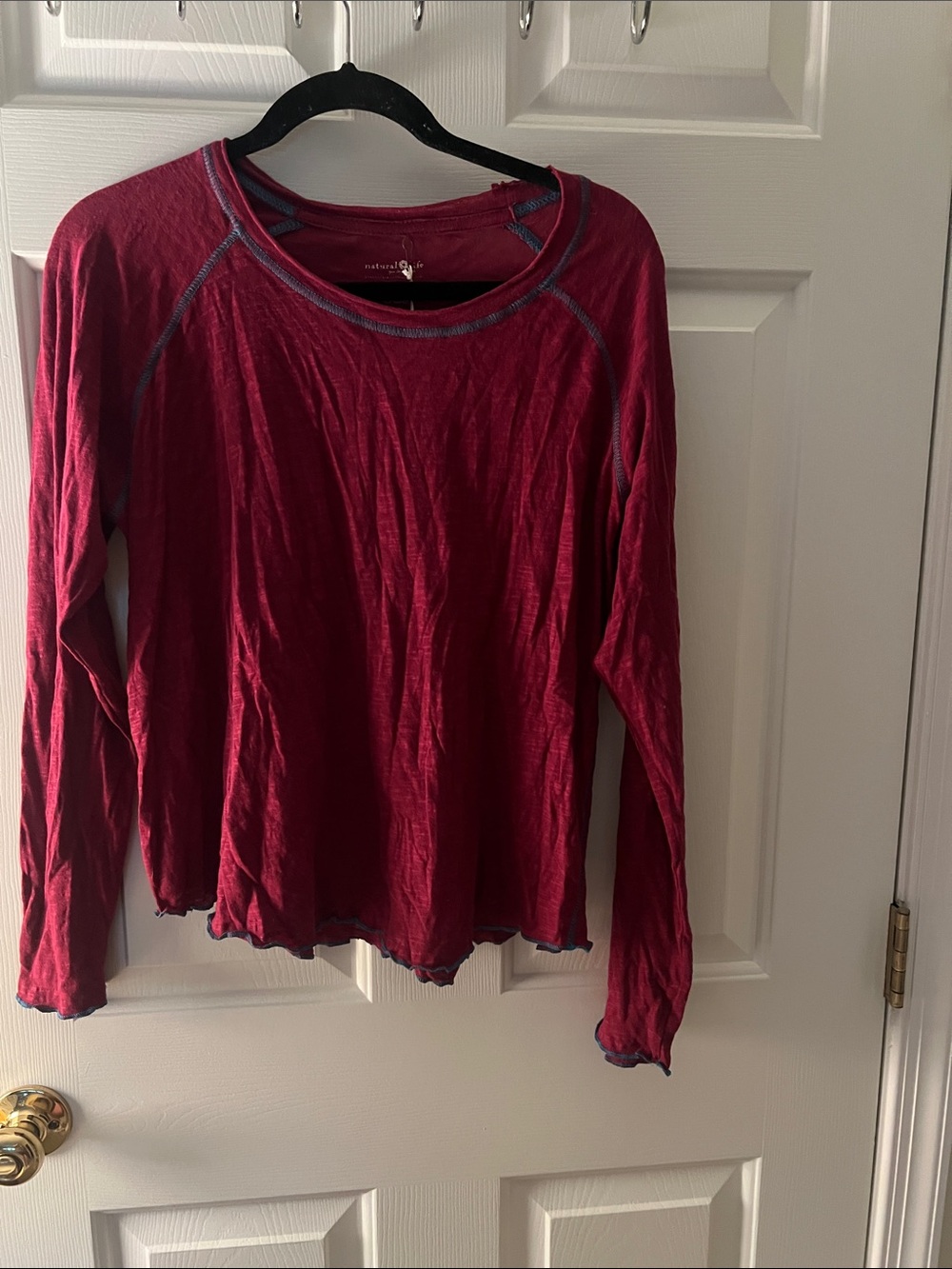 NATURAL LIFE Long Sleeve Top in Burgundy with Contrast Stitching